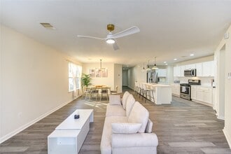 1010 Hummingbird Point Ln in Houston, TX - Building Photo - Building Photo