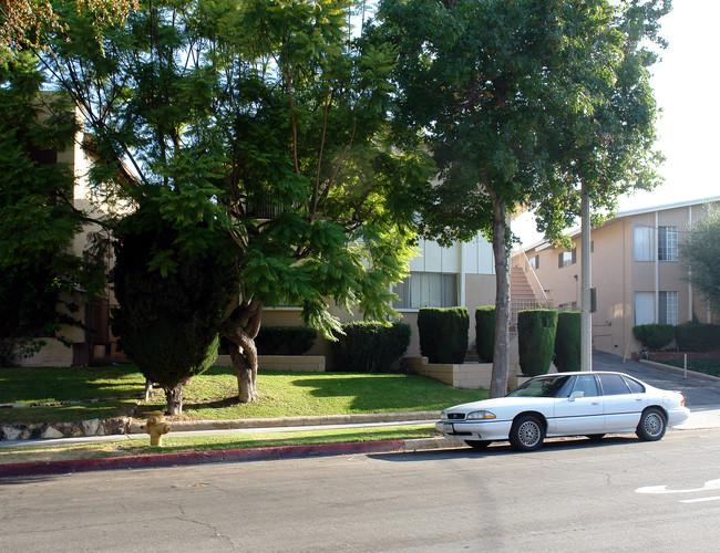 835-845 Glenway Dr. in Inglewood, CA - Foto de edificio - Building Photo