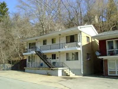 53-57 Joan St in Wheeling, WV - Foto de edificio - Building Photo