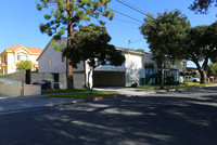 521 E Live Oak Ave in Arcadia, CA - Foto de edificio - Building Photo