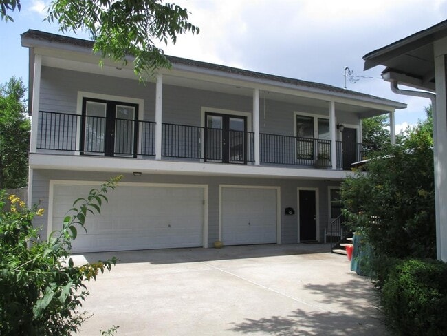 property at 728 E 6 1/2 St