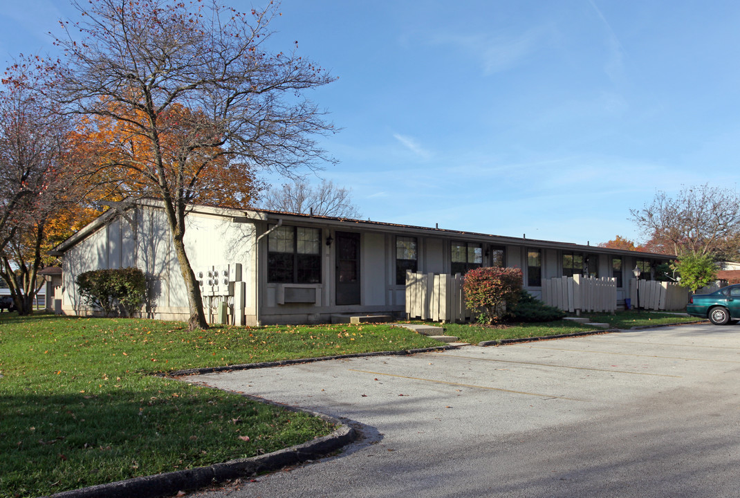 Laurel Court Apartments in Fremont, OH - Building Photo