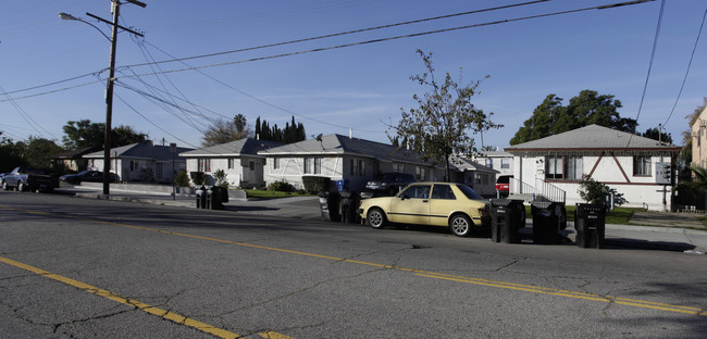 6443-6463 Fulton Ave in Van Nuys, CA - Building Photo - Building Photo