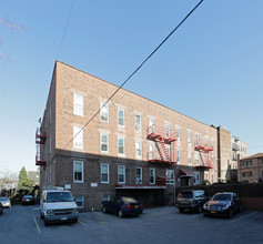 770 E 225th St in Bronx, NY - Building Photo - Building Photo