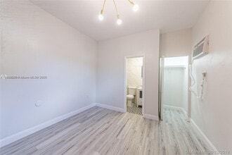 6200 Dewey St in Hollywood, FL - Foto de edificio - Building Photo