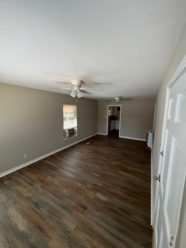211 Latch Dr in San Antonio, TX - Building Photo - Building Photo