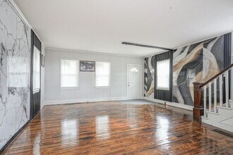 121 Oak St in Woodbury, NJ - Building Photo - Building Photo