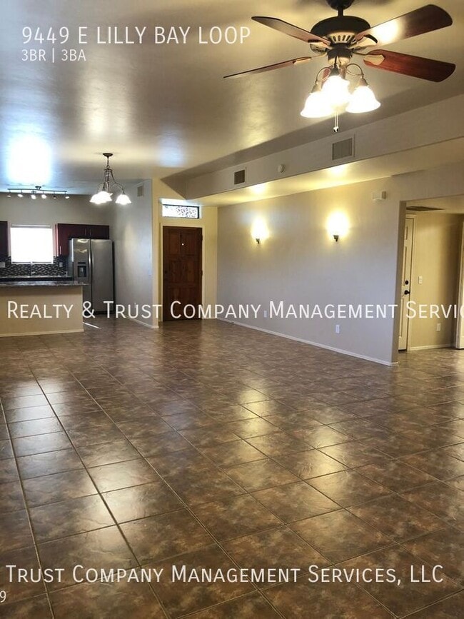 9449 E Lilly Bay Loop in Tucson, AZ - Building Photo - Building Photo