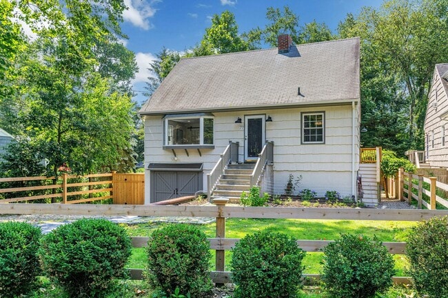 77 Valley Rd in Westport, CT - Building Photo - Building Photo
