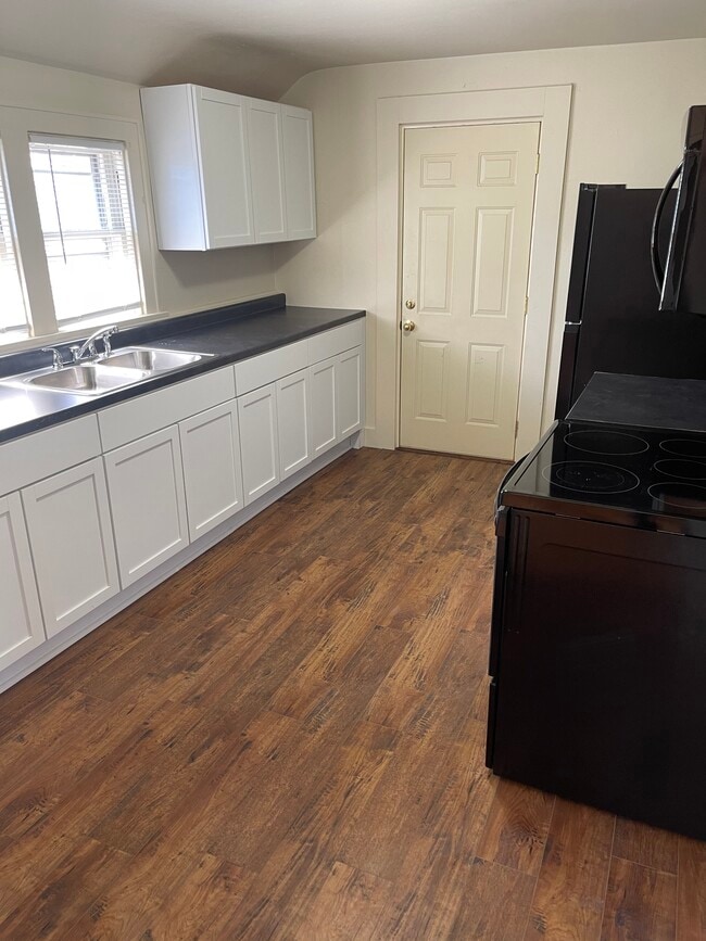 821 Wright St, Unit 821A Wright in Oshkosh, WI - Foto de edificio - Building Photo