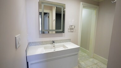 214 Commonwealth Ave in Boston, MA - Building Photo - Building Photo