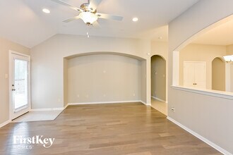 21131 Bastide Ln in Kingwood, TX - Foto de edificio - Building Photo