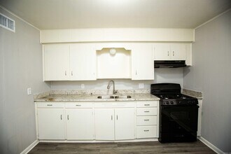 10 Timber Ln in Little Rock, AR - Building Photo - Building Photo