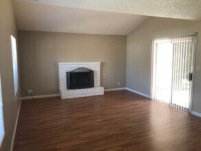 2624 Loch Ness Ct in Bakersfield, CA - Building Photo - Building Photo