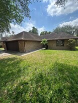 125 El Cielo Cir in Harlingen, TX - Building Photo