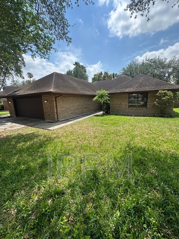 property at 125 El Cielo Cir