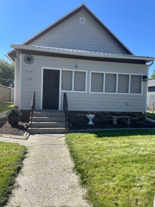 134 Custer Ave, Unit 1/2 in Billings, MT - Foto de edificio