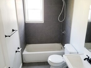 21 Old Allamuchy Rd, Unit Studio in Hackettstown, NJ - Building Photo - Building Photo