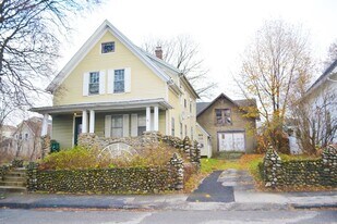 123 Westfield St in Worcester, MA - Building Photo