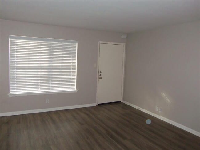 300 Crockett St in Austin, TX - Building Photo - Building Photo