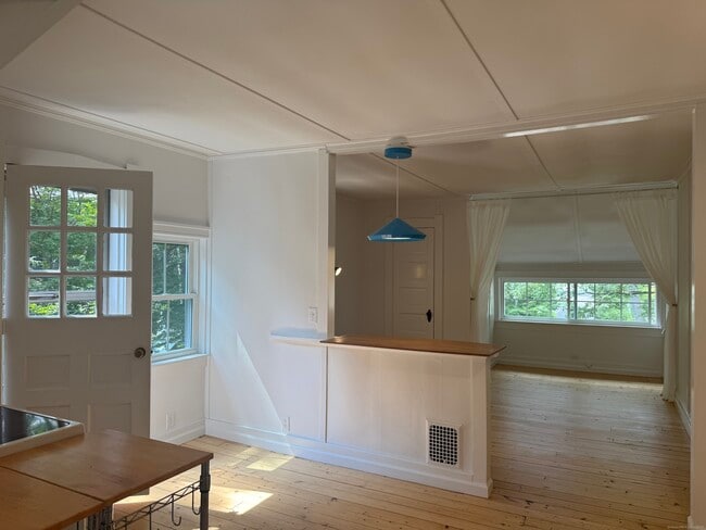 46 Seminary St in New Canaan, CT - Building Photo - Building Photo