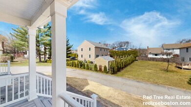 659 South St, Unit 3-bed 2-bath Waltham in Waltham, MA - Building Photo - Building Photo