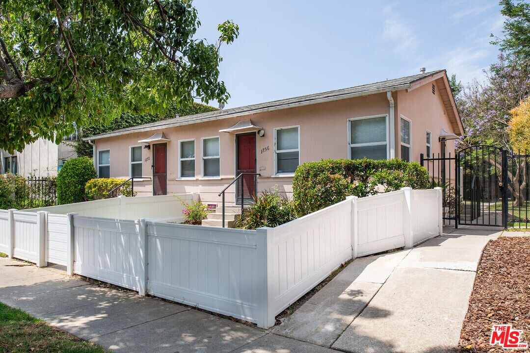 1856 9th St in Santa Monica, CA - Building Photo