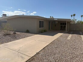 2428 E La Jolla Dr in Tempe, AZ - Building Photo