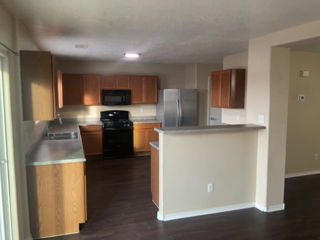 5205 Caprock Dr NE in Rio Rancho, NM - Building Photo - Building Photo