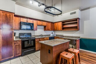 6500 Champion Grandview Way in Austin, TX - Building Photo - Building Photo