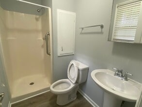 960 Thompson Rd in Four Oaks, NC - Building Photo - Building Photo