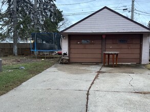 1689 Merrill Ave in Lincoln Park, MI - Foto de edificio - Building Photo