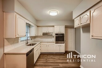 2027 Dunston Cove Rd in Clearwater, FL - Building Photo - Building Photo