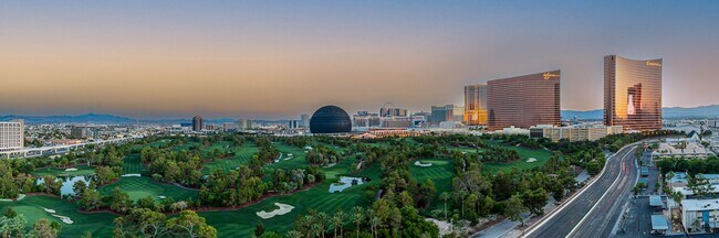 360 E Desert Inn Rd in Las Vegas, NV - Foto de edificio - Building Photo