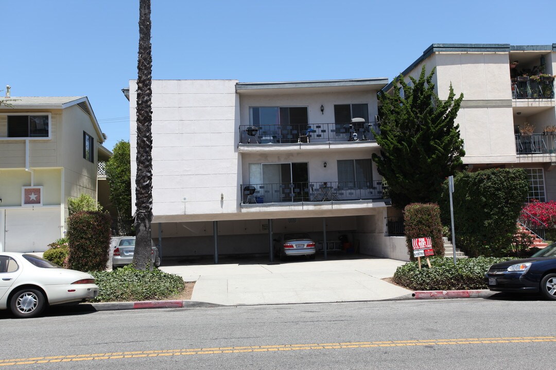 833 Lincoln Blvd in Santa Monica, CA - Building Photo