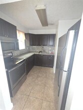 575 W 69th St in Hialeah, FL - Building Photo - Building Photo