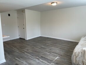 160 Rockleigh Dr, Unit 160A in Trenton, NJ - Foto de edificio - Building Photo