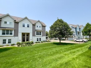 3561 Hazel Trail in Woodbury, MN - Building Photo - Building Photo