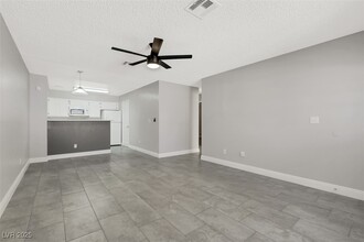 2024 Willowbury Dr in Las Vegas, NV - Building Photo - Building Photo