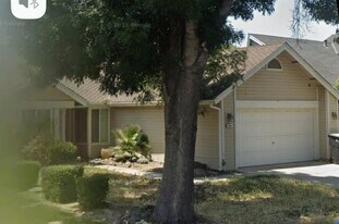 2205 Mountain Quail Way in Modesto, CA - Building Photo