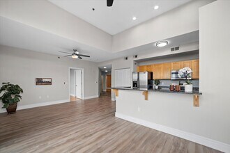2121 S Kinnickinnic Ave in Milwaukee, WI - Building Photo - Building Photo