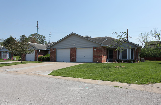 Forest Hills Townhomes in Leavenworth, KS - Building Photo - Building Photo