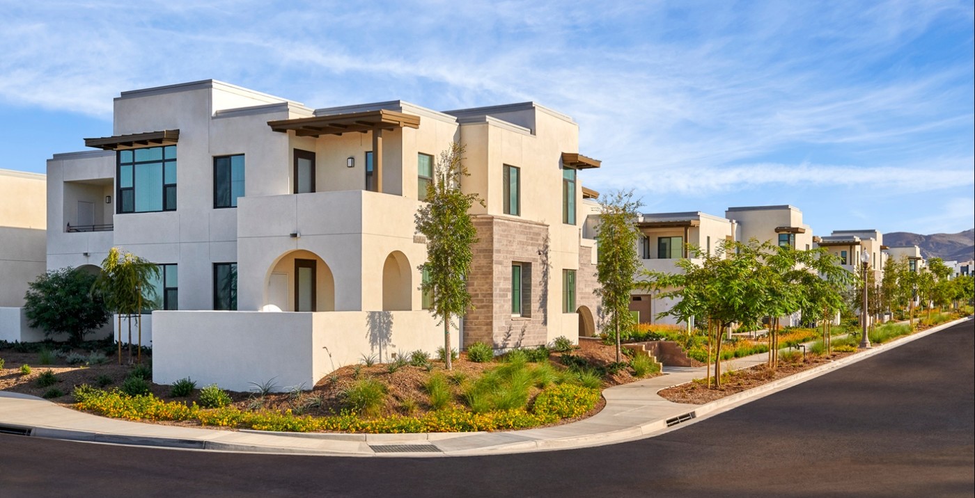 Espaira in Irvine, CA - Building Photo