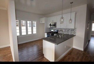 6261 W Olympic Blvd in Los Angeles, CA - Building Photo - Building Photo