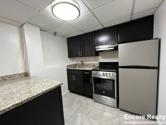 62 Boylston St, Unit M20 in Boston, MA - Building Photo - Building Photo