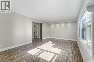 275 Sydney St S in Kitchener, ON - Building Photo - Building Photo