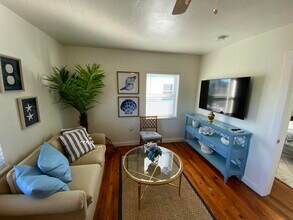 717 2nd Ave S in Lake Worth Beach, FL - Building Photo - Building Photo