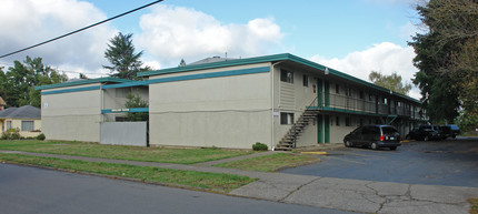 Highland House in Salem, OR - Building Photo - Building Photo