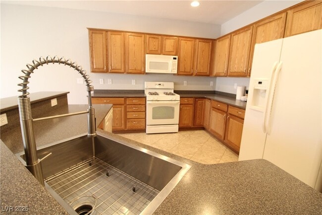 2494 Meteor Stream Terrace in Henderson, NV - Building Photo - Building Photo