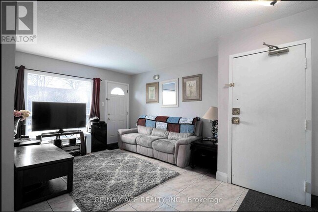 property at 401-401 Wentworth St W
